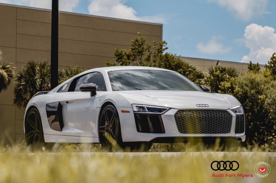  Audi R8 V10 on Vossen Wheels (HC-1) 2017 года  (фото 1 из 20)